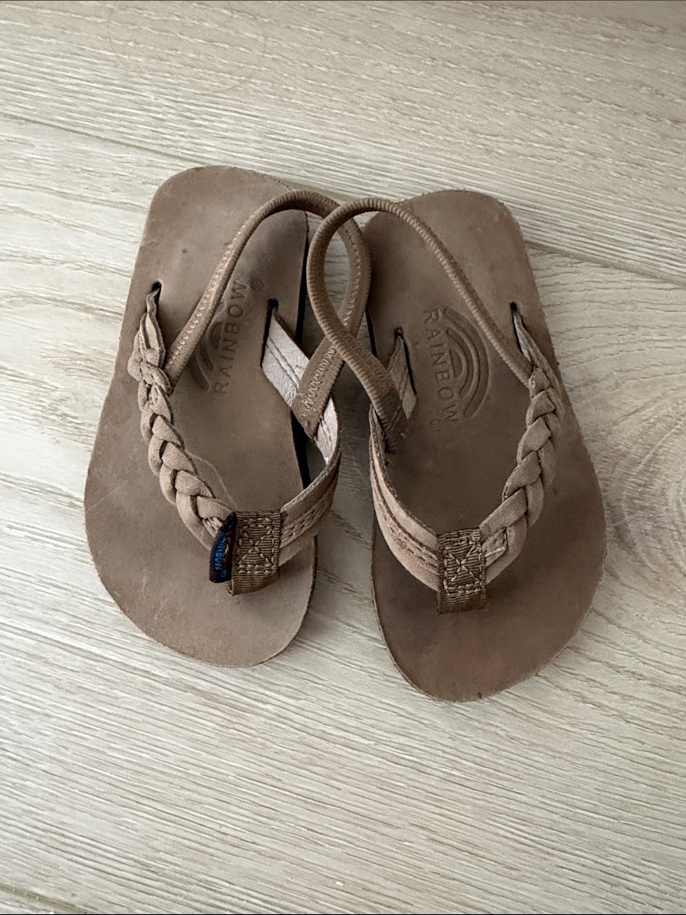 Toddler rainbow sandals size 5/6